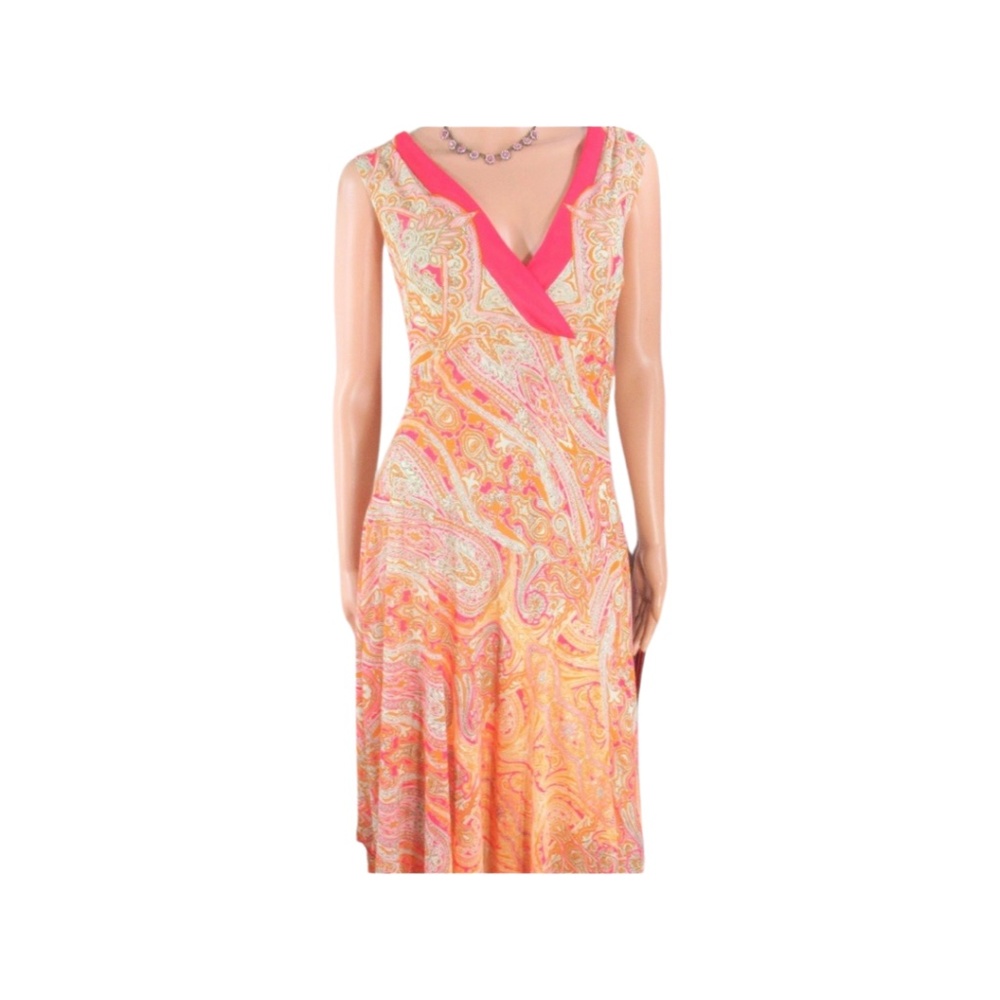 Gorgeous creamy green, blue, cream, mauve print. NWOT